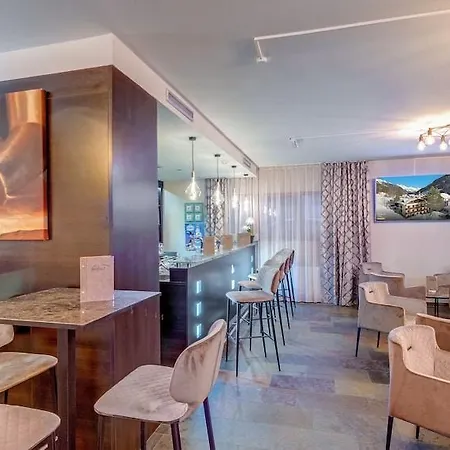 Banyan Hotel 4*
