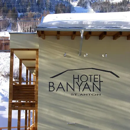 Banyan 4*