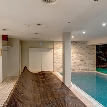 Banyan Hotel 4*