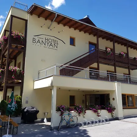 Banyan 4*
